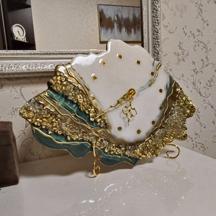 Часы на подставке "Gold Shine"
