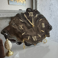Часы на подставке "Brown Gold"