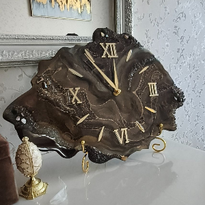 Часы на подставке "Brown Gold"